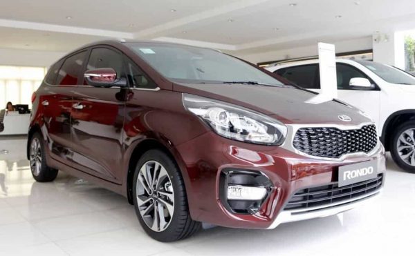 Cho taxi Tự Lái 7 Chỗ Kia Rondo