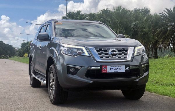 Cho taxi Tự Lái 7 Chỗ Nissan Terra