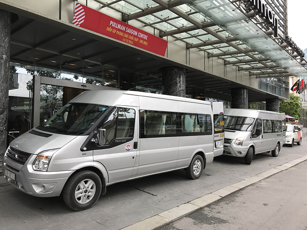 taxi 16 chỗ Hyundai Solati H350 có tài xế (Sao chép)