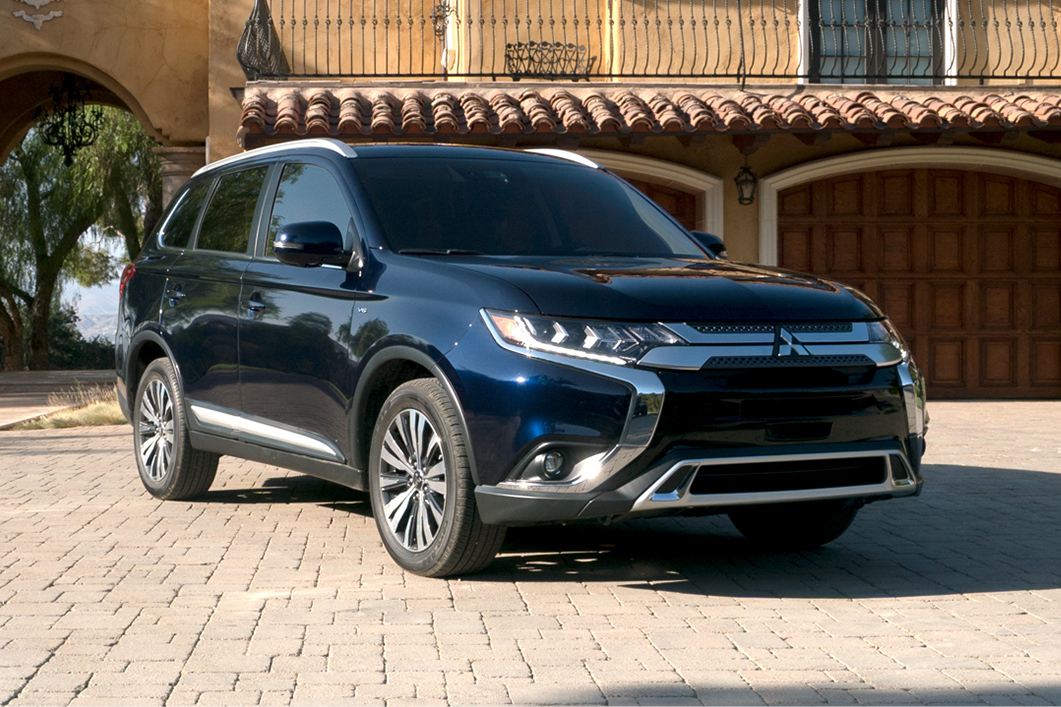 Cho taxi tự lái 7 chỗ Mitsubishi Outlander Cho taxi tự lái 7 chỗ Mitsubishi Outlander